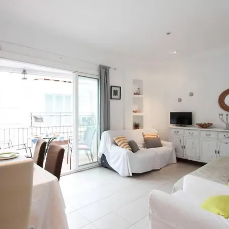 3. Marybeach * Sitges